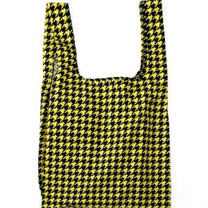 Flatlaid Medium Dogtooth